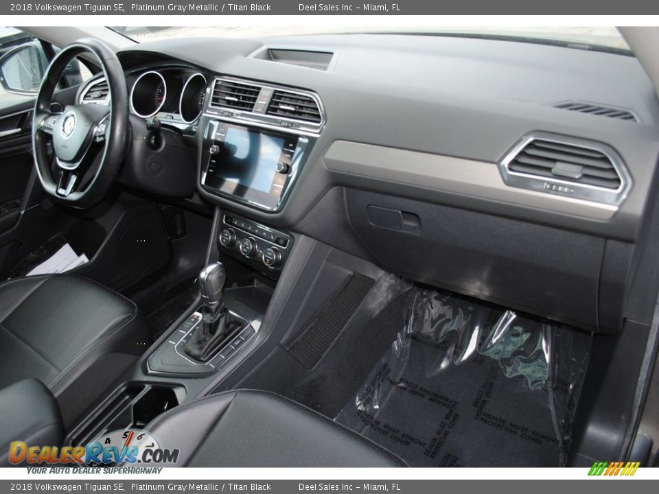 2018 Volkswagen Tiguan SE Platinum Gray Metallic / Titan Black Photo #17