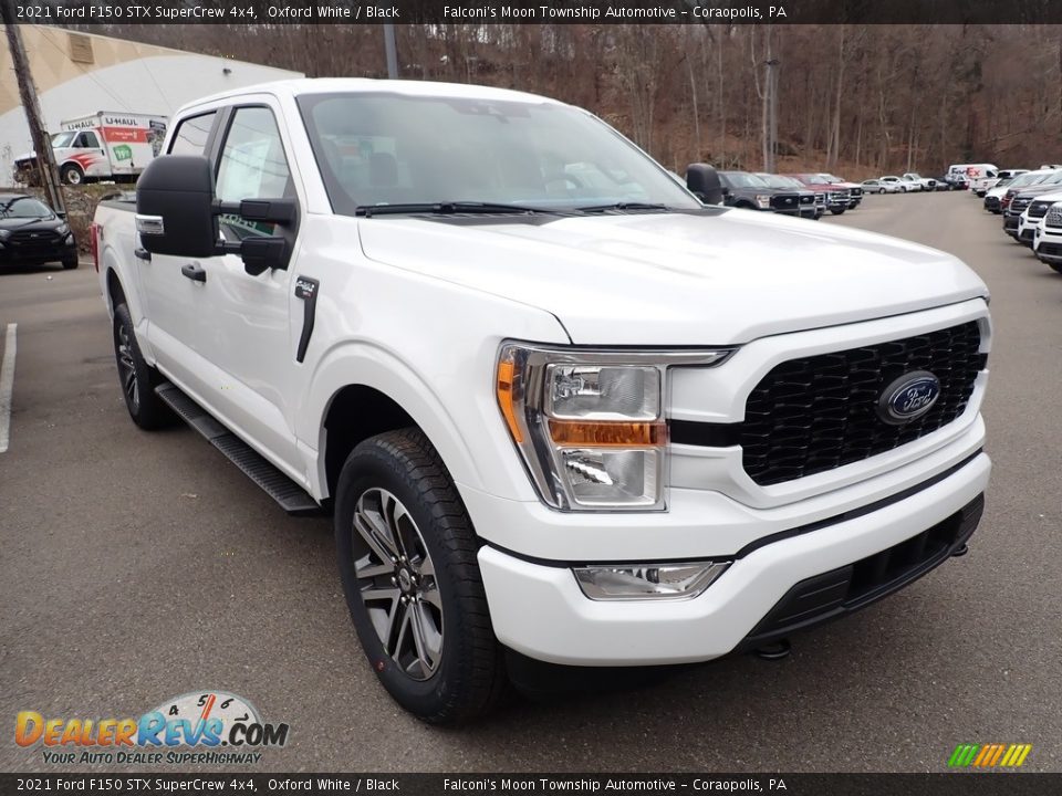 Front 3/4 View of 2021 Ford F150 STX SuperCrew 4x4 Photo #3