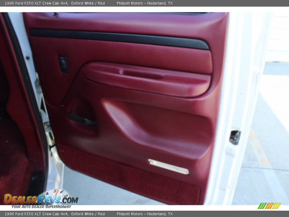 Door Panel of 1996 Ford F350 XLT Crew Cab 4x4 Photo #19