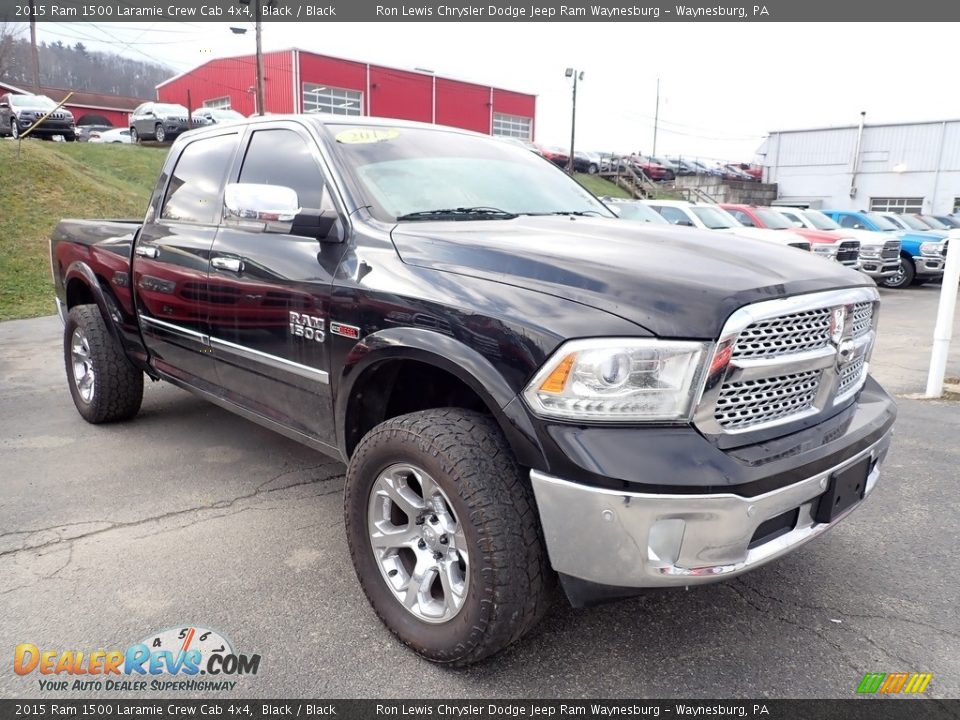 Front 3/4 View of 2015 Ram 1500 Laramie Crew Cab 4x4 Photo #8