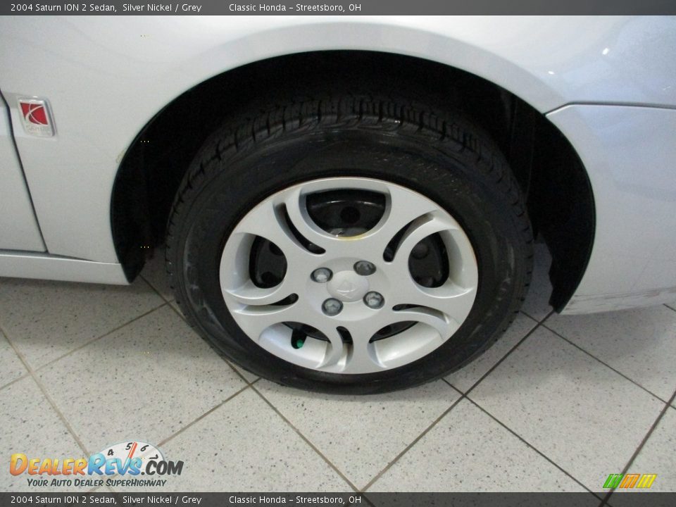 2004 Saturn ION 2 Sedan Silver Nickel / Grey Photo #5