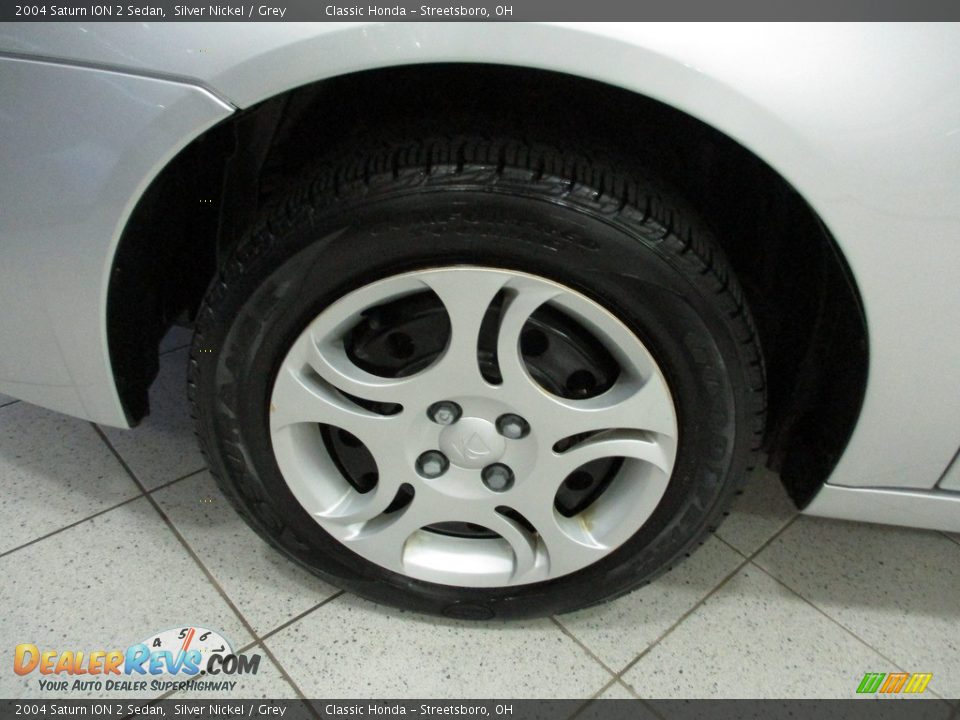 2004 Saturn ION 2 Sedan Silver Nickel / Grey Photo #11