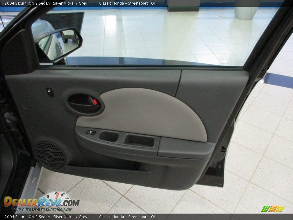 2004 Saturn ION 2 Sedan Silver Nickel / Grey Photo #16