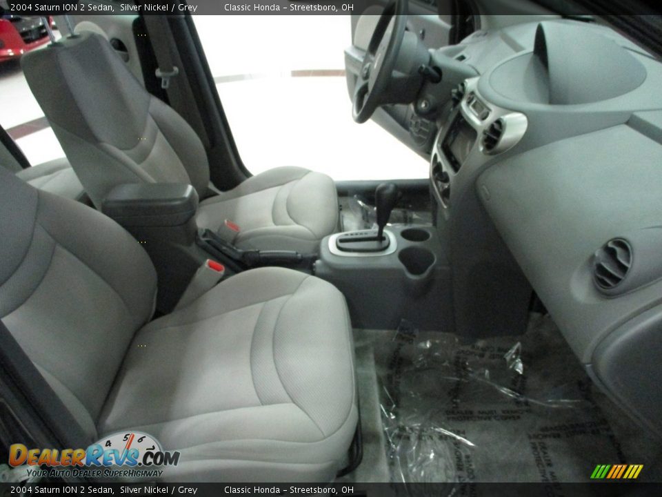 2004 Saturn ION 2 Sedan Silver Nickel / Grey Photo #18