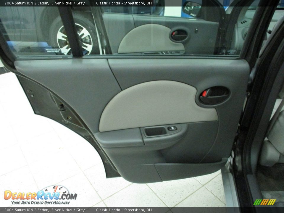 2004 Saturn ION 2 Sedan Silver Nickel / Grey Photo #22