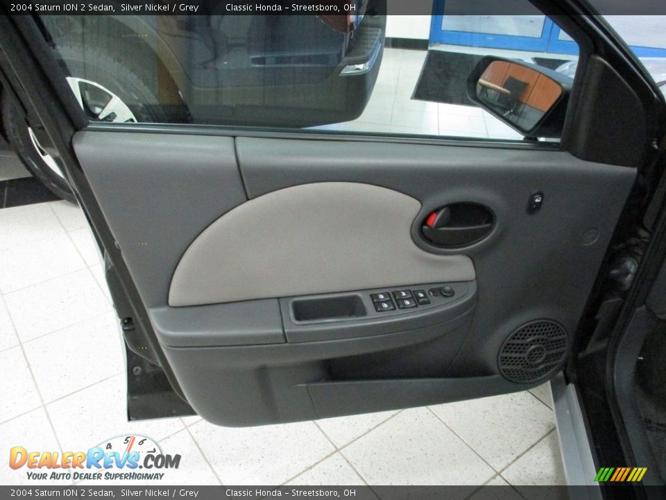 2004 Saturn ION 2 Sedan Silver Nickel / Grey Photo #25