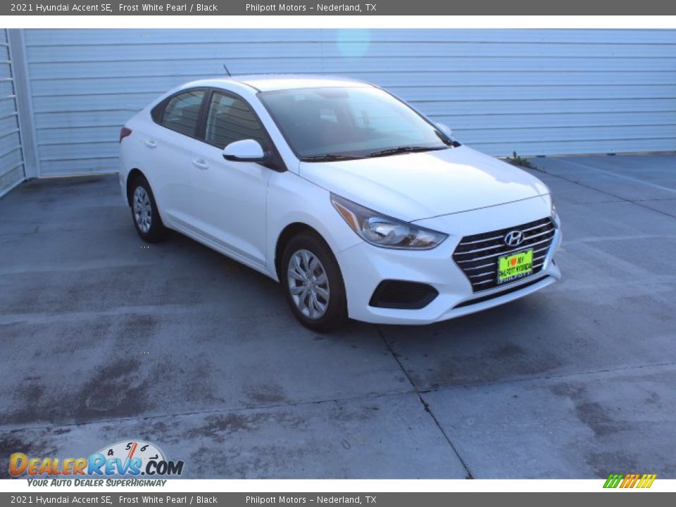 2021 Hyundai Accent SE Frost White Pearl / Black Photo #2