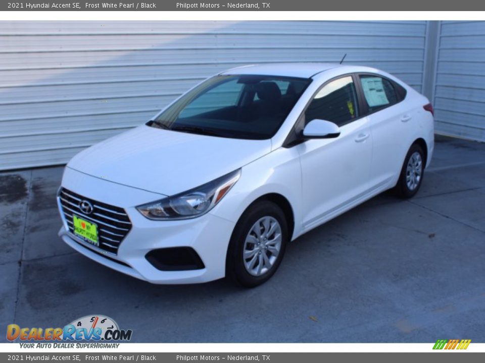 2021 Hyundai Accent SE Frost White Pearl / Black Photo #4