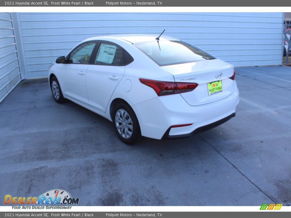 2021 Hyundai Accent SE Frost White Pearl / Black Photo #5