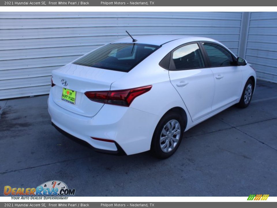 2021 Hyundai Accent SE Frost White Pearl / Black Photo #7