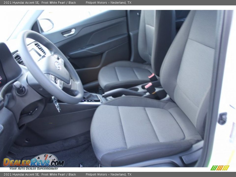 2021 Hyundai Accent SE Frost White Pearl / Black Photo #9