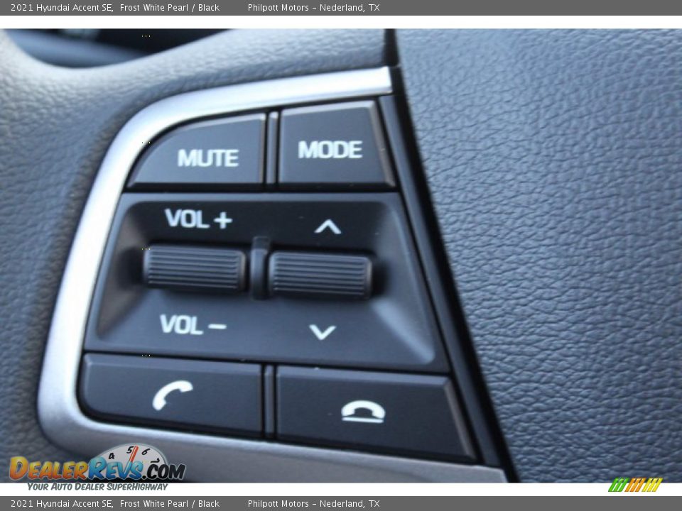 2021 Hyundai Accent SE Frost White Pearl / Black Photo #10