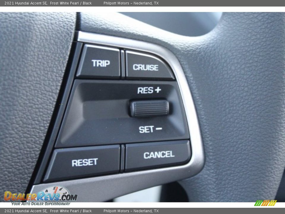 2021 Hyundai Accent SE Frost White Pearl / Black Photo #11