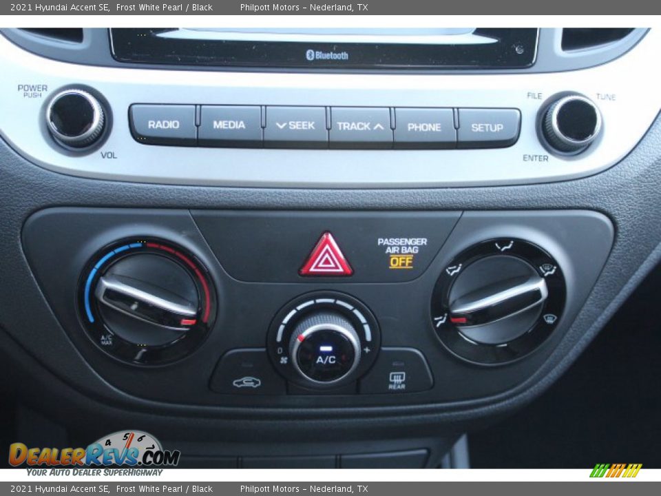 2021 Hyundai Accent SE Frost White Pearl / Black Photo #15