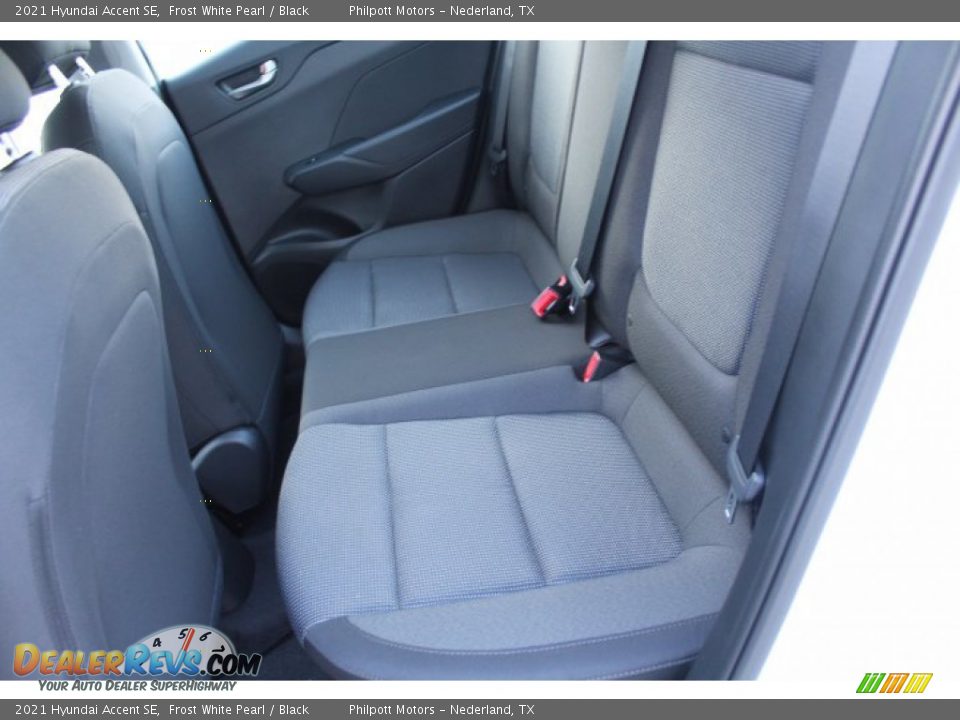 2021 Hyundai Accent SE Frost White Pearl / Black Photo #18