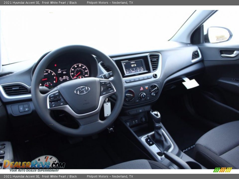 2021 Hyundai Accent SE Frost White Pearl / Black Photo #19