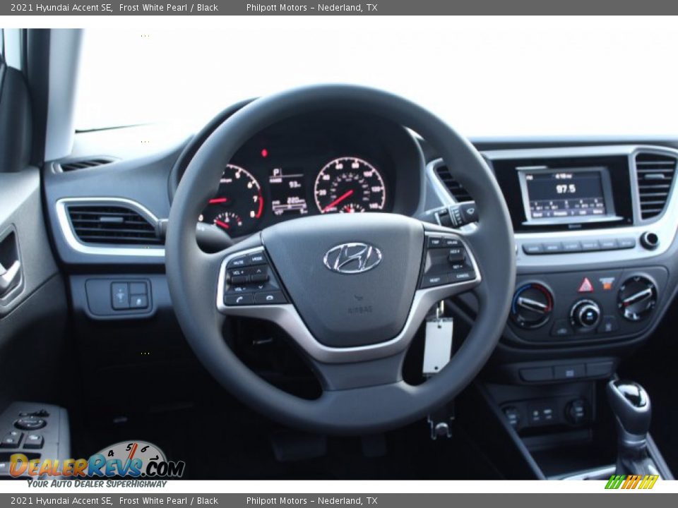 2021 Hyundai Accent SE Frost White Pearl / Black Photo #20