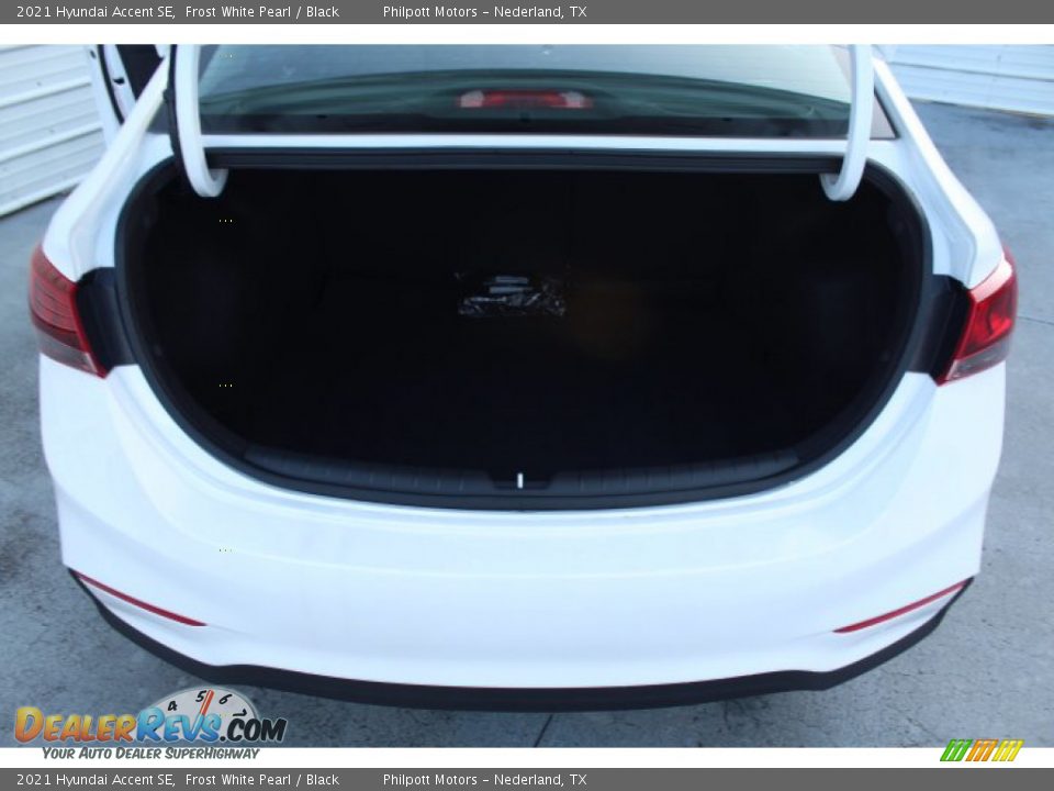 2021 Hyundai Accent SE Frost White Pearl / Black Photo #21