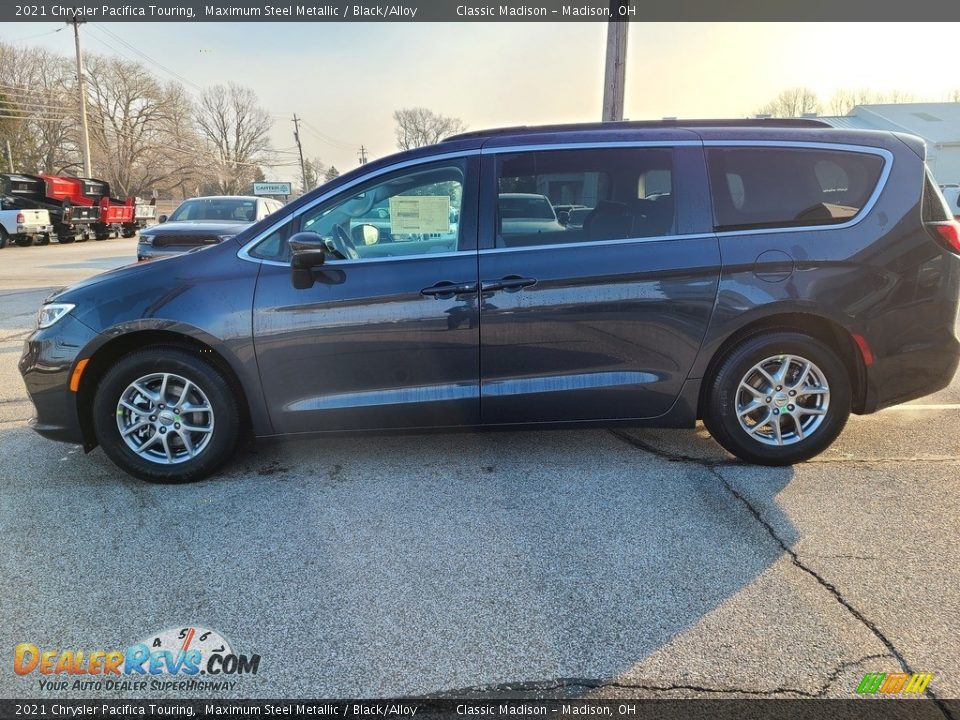 2021 Chrysler Pacifica Touring Maximum Steel Metallic / Black/Alloy Photo #10