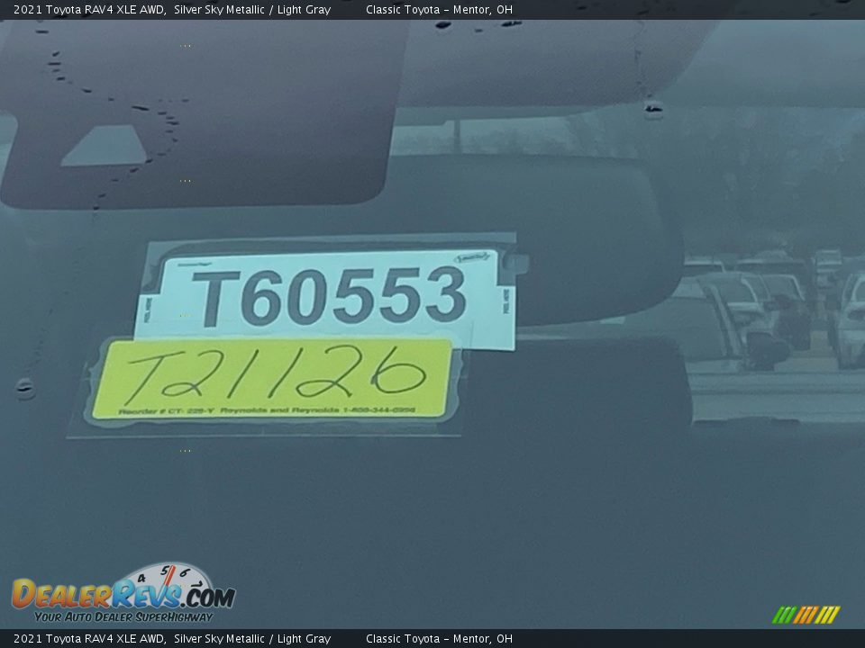 2021 Toyota RAV4 XLE AWD Silver Sky Metallic / Light Gray Photo #5