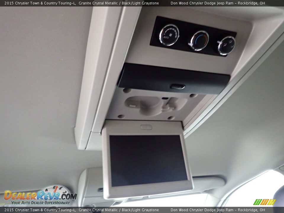 2015 Chrysler Town & Country Touring-L Granite Crystal Metallic / Black/Light Graystone Photo #2