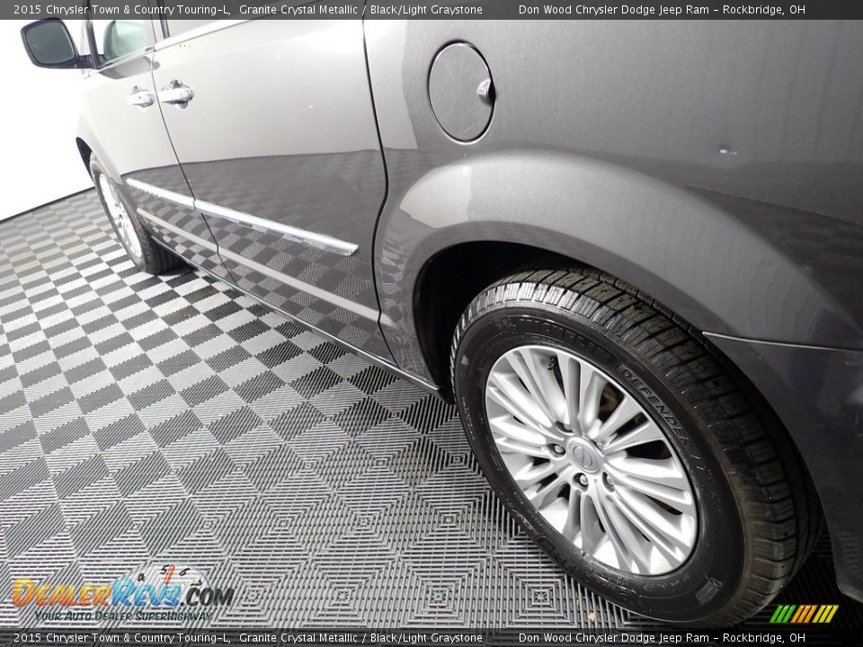2015 Chrysler Town & Country Touring-L Granite Crystal Metallic / Black/Light Graystone Photo #11