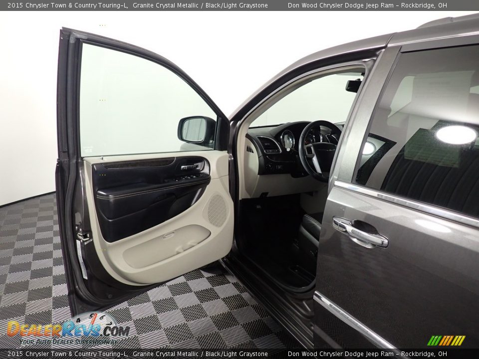 2015 Chrysler Town & Country Touring-L Granite Crystal Metallic / Black/Light Graystone Photo #22