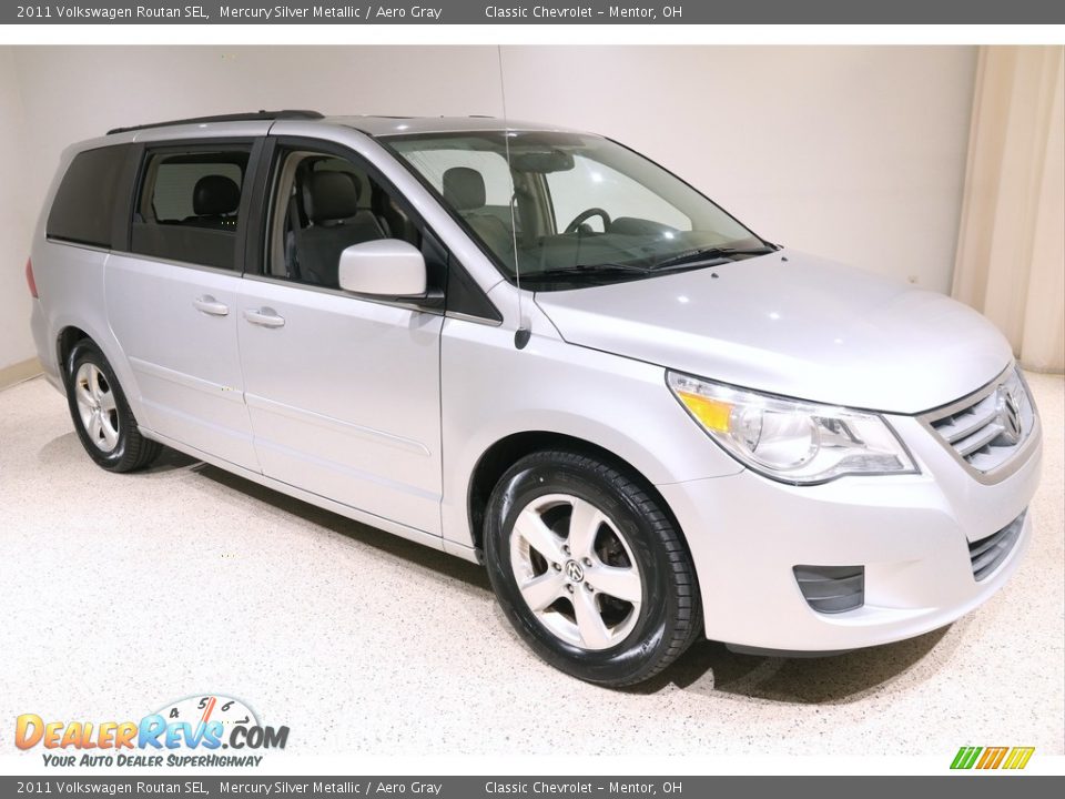 2011 Volkswagen Routan SEL Mercury Silver Metallic / Aero Gray Photo #1