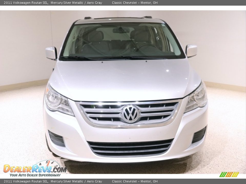 2011 Volkswagen Routan SEL Mercury Silver Metallic / Aero Gray Photo #2