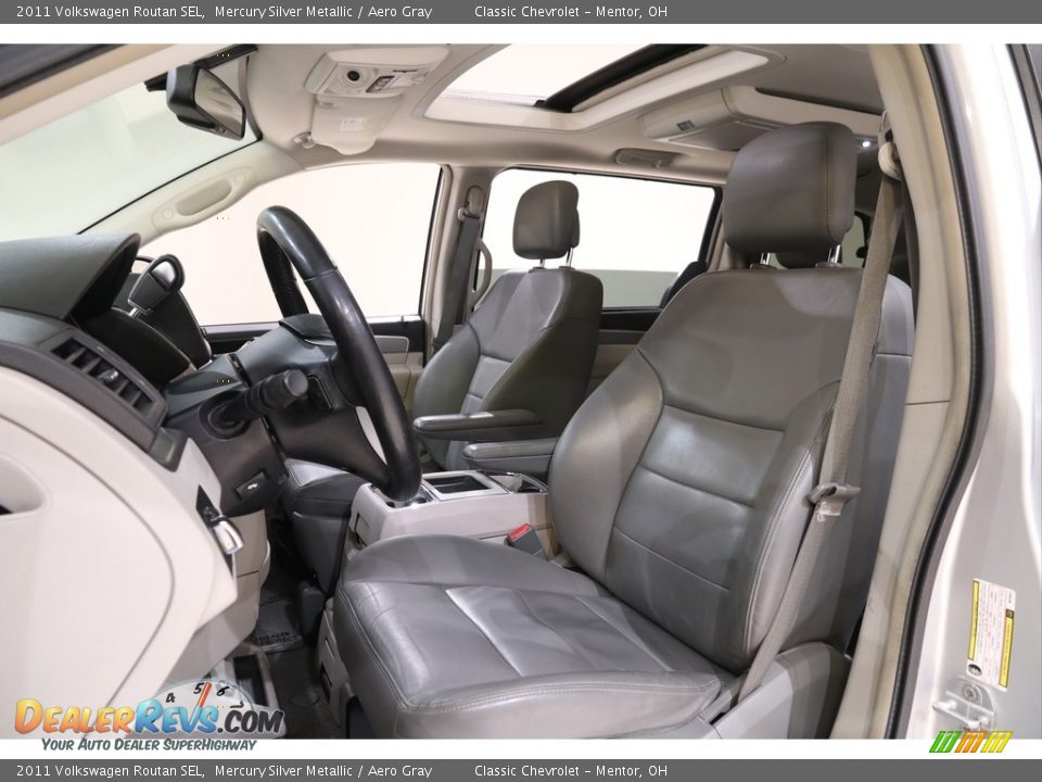 2011 Volkswagen Routan SEL Mercury Silver Metallic / Aero Gray Photo #5