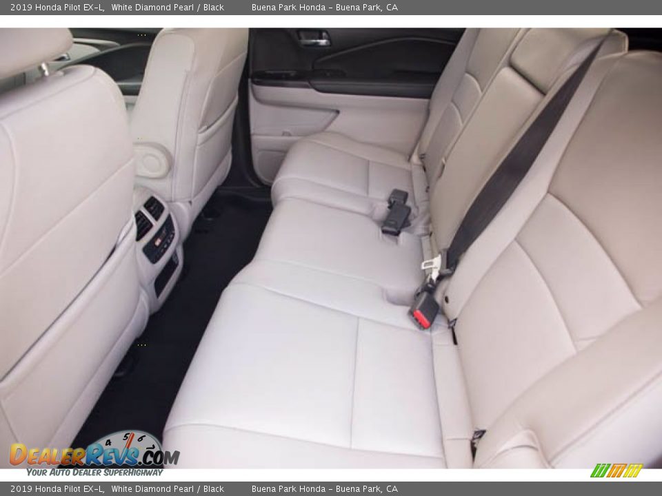 2019 Honda Pilot EX-L White Diamond Pearl / Black Photo #4