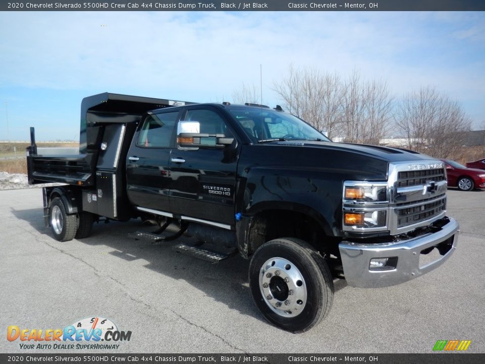 Front 3/4 View of 2020 Chevrolet Silverado 5500HD Crew Cab 4x4 Chassis Dump Truck Photo #3
