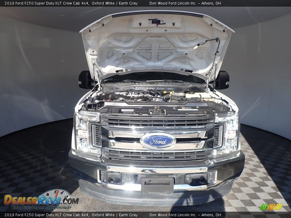 2019 Ford F250 Super Duty XLT Crew Cab 4x4 Oxford White / Earth Gray Photo #5