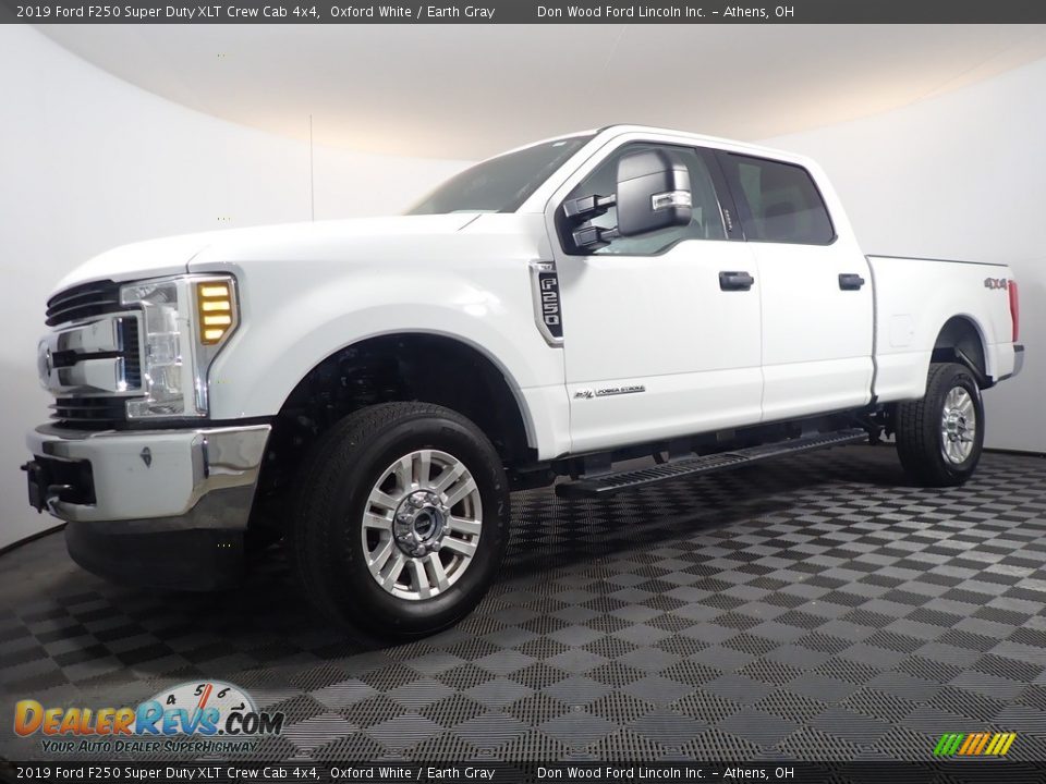 2019 Ford F250 Super Duty XLT Crew Cab 4x4 Oxford White / Earth Gray Photo #7