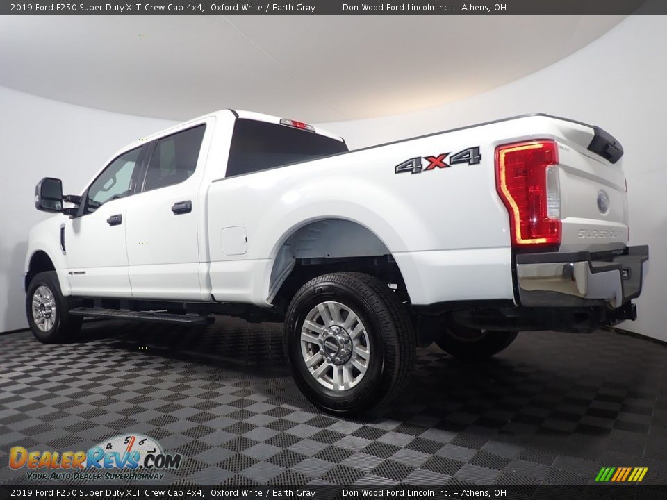 2019 Ford F250 Super Duty XLT Crew Cab 4x4 Oxford White / Earth Gray Photo #10