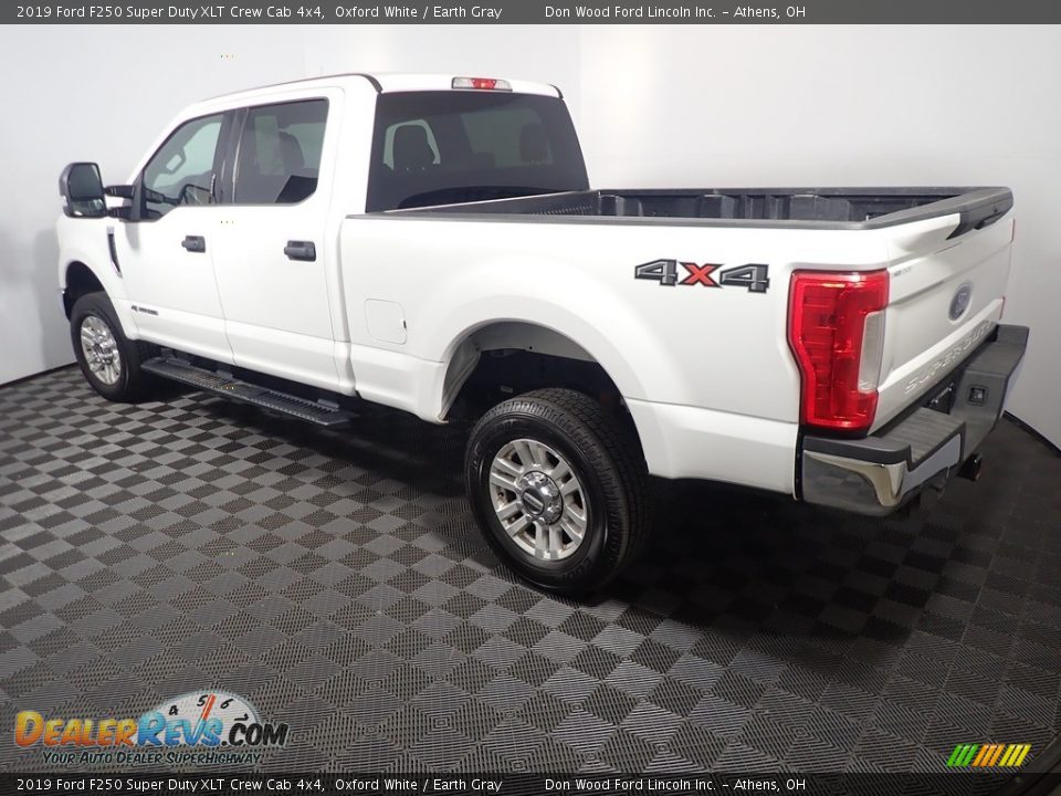 2019 Ford F250 Super Duty XLT Crew Cab 4x4 Oxford White / Earth Gray Photo #11