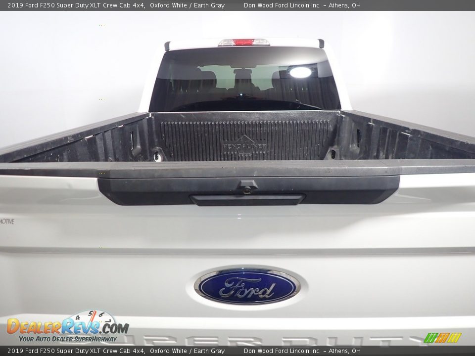 2019 Ford F250 Super Duty XLT Crew Cab 4x4 Oxford White / Earth Gray Photo #12