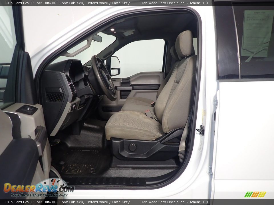 2019 Ford F250 Super Duty XLT Crew Cab 4x4 Oxford White / Earth Gray Photo #21