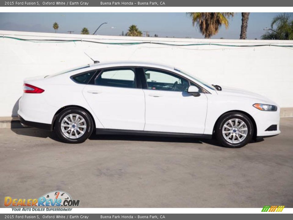 2015 Ford Fusion S Oxford White / Earth Gray Photo #14