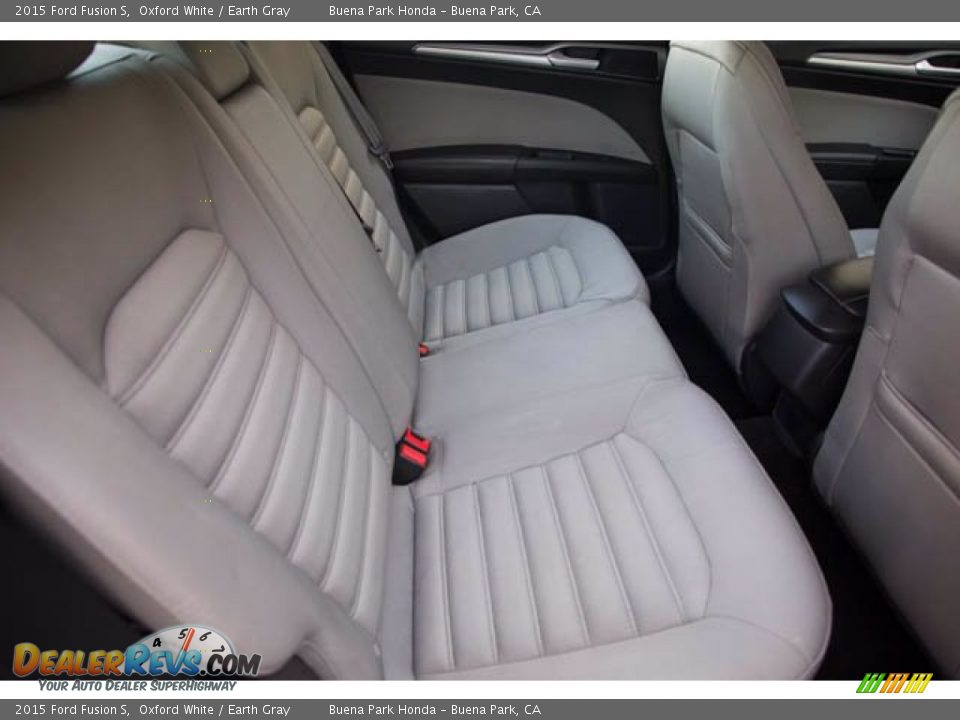 2015 Ford Fusion S Oxford White / Earth Gray Photo #19