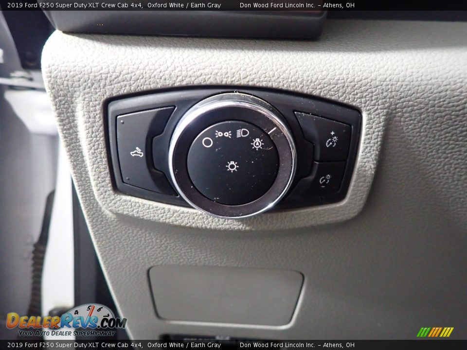 2019 Ford F250 Super Duty XLT Crew Cab 4x4 Oxford White / Earth Gray Photo #30