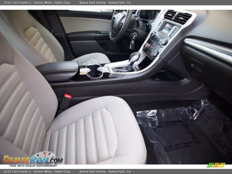 2015 Ford Fusion S Oxford White / Earth Gray Photo #21