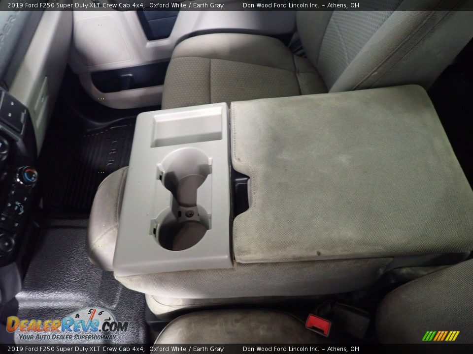2019 Ford F250 Super Duty XLT Crew Cab 4x4 Oxford White / Earth Gray Photo #32