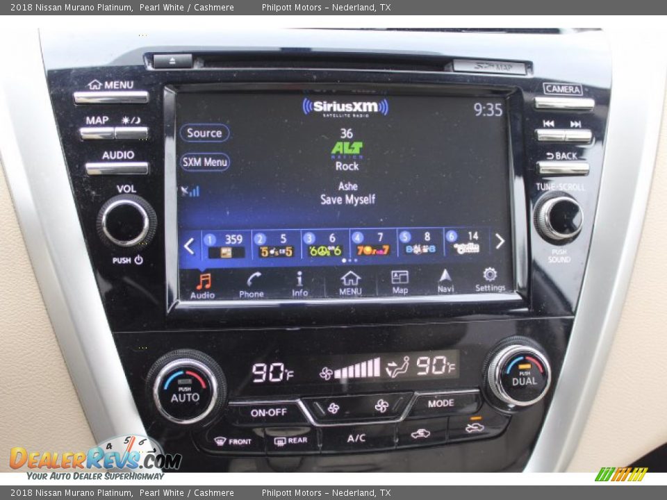 Controls of 2018 Nissan Murano Platinum Photo #17