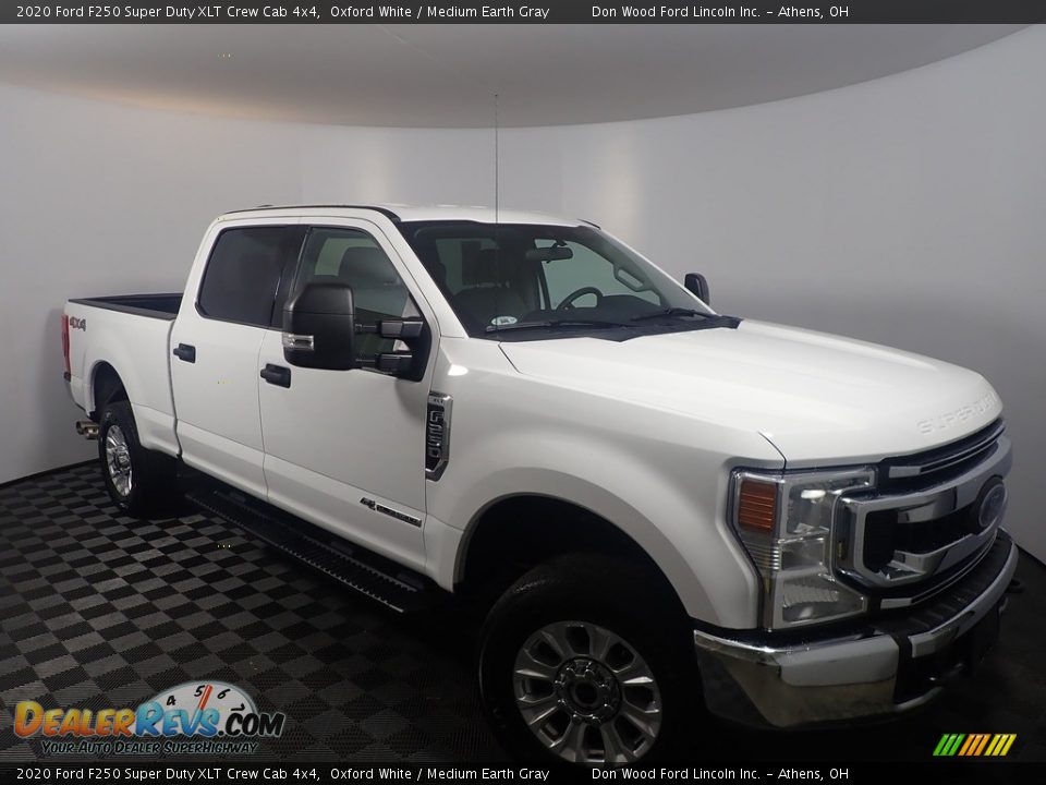 2020 Ford F250 Super Duty XLT Crew Cab 4x4 Oxford White / Medium Earth Gray Photo #2