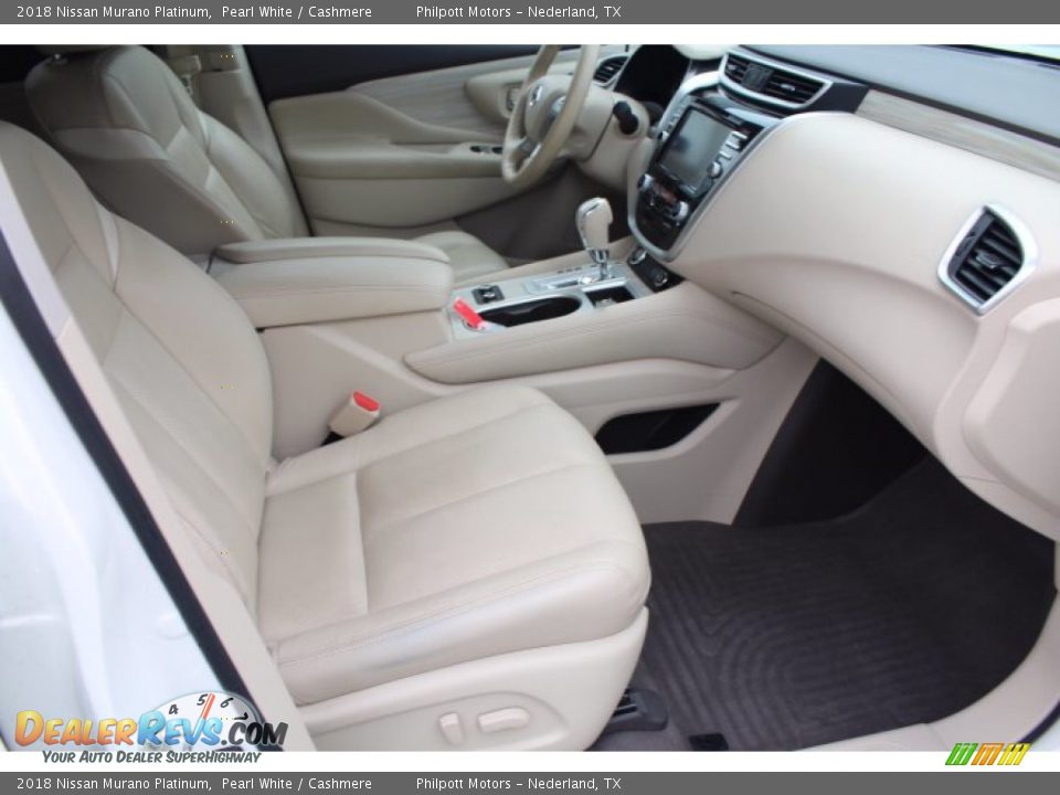 Front Seat of 2018 Nissan Murano Platinum Photo #29