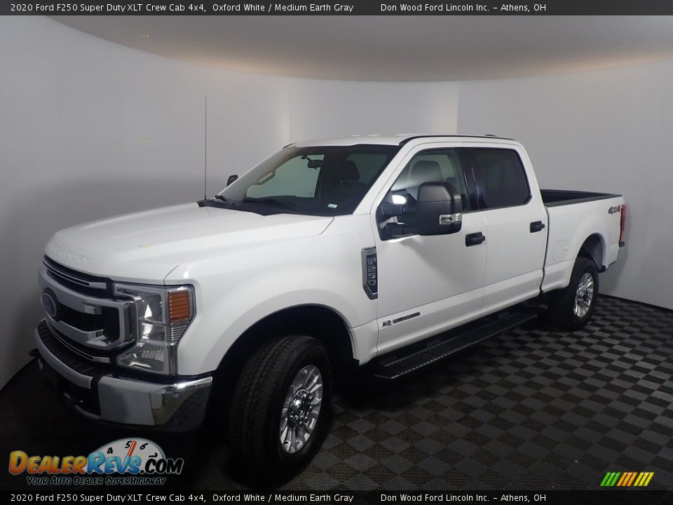 2020 Ford F250 Super Duty XLT Crew Cab 4x4 Oxford White / Medium Earth Gray Photo #8