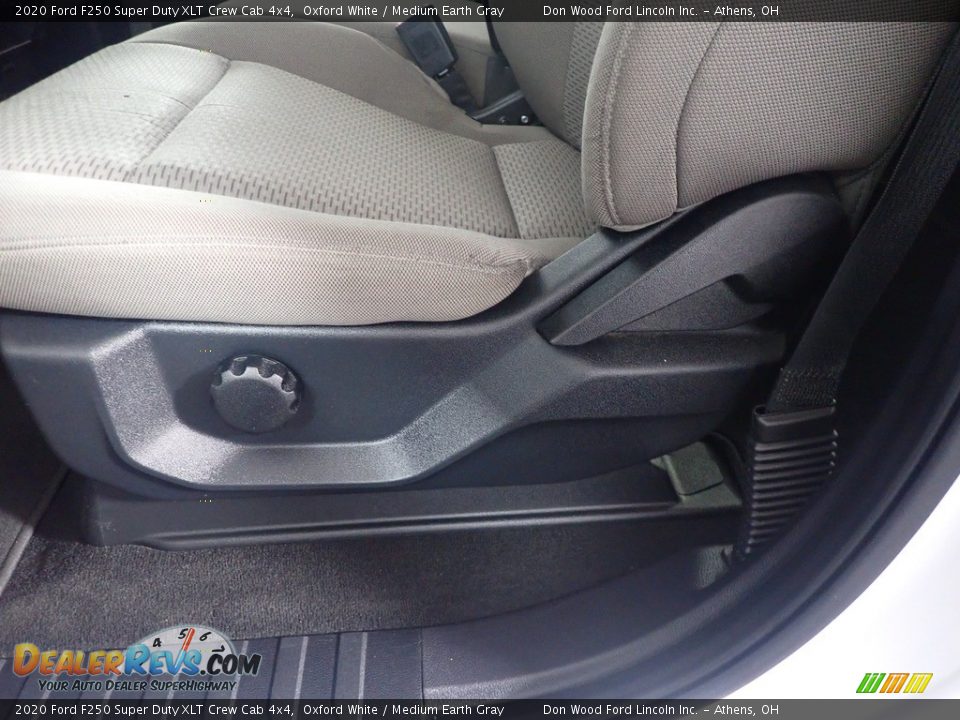 2020 Ford F250 Super Duty XLT Crew Cab 4x4 Oxford White / Medium Earth Gray Photo #20
