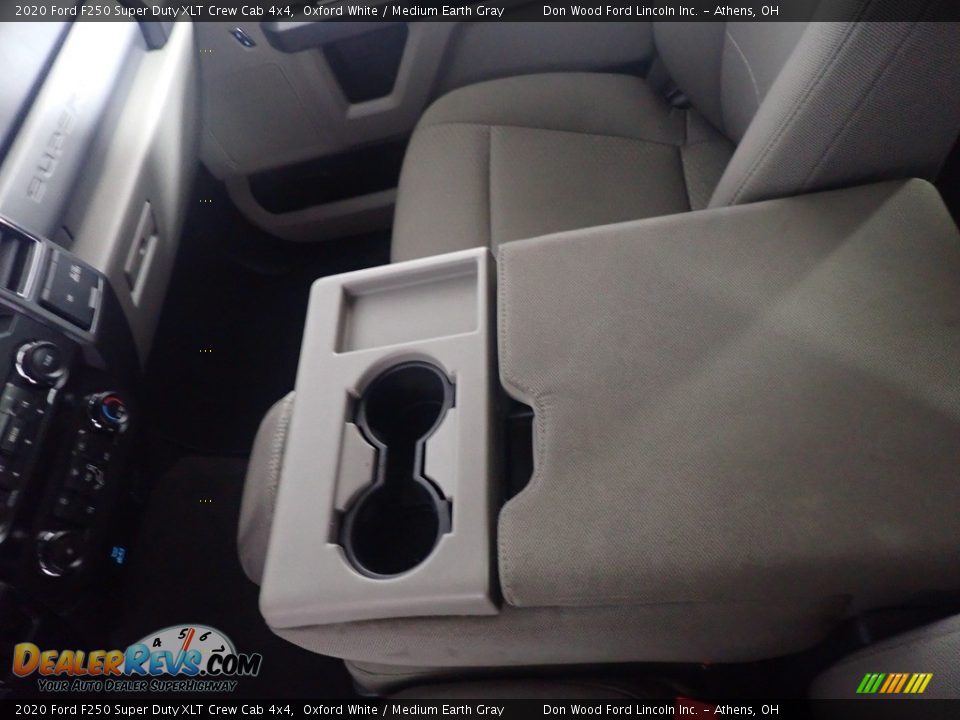 2020 Ford F250 Super Duty XLT Crew Cab 4x4 Oxford White / Medium Earth Gray Photo #31