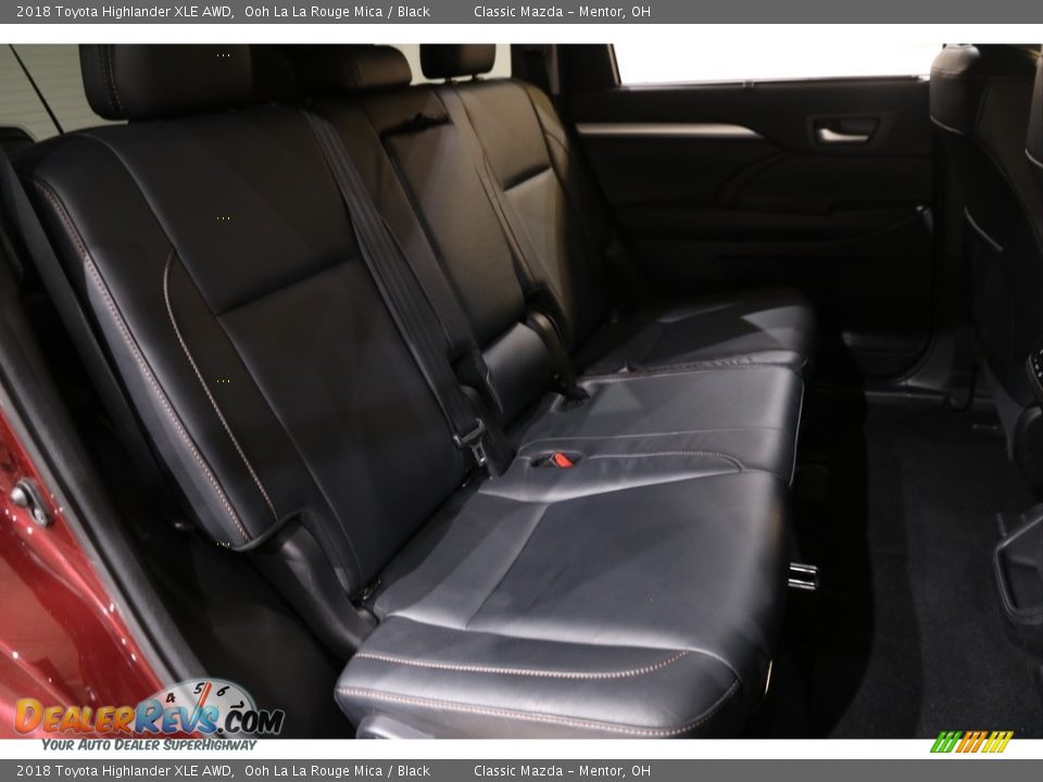 2018 Toyota Highlander XLE AWD Ooh La La Rouge Mica / Black Photo #16